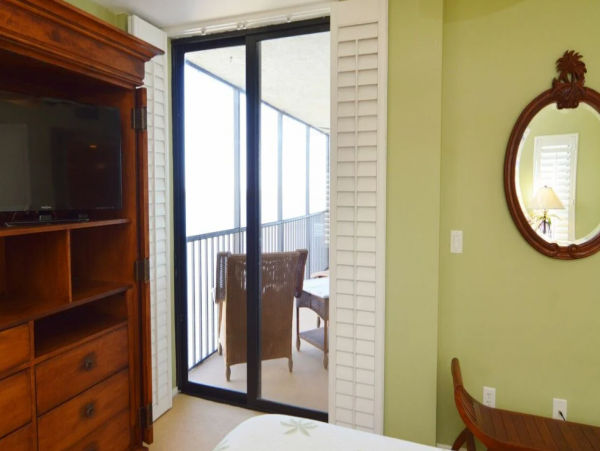 Lovely Punta Rassa 2 Bedroom Condo