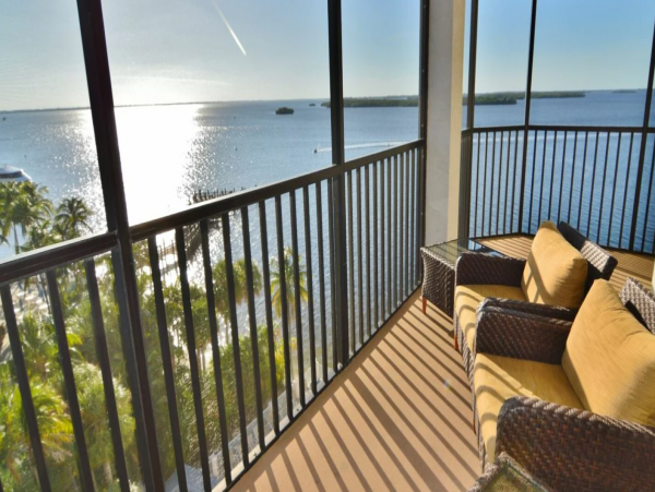 Lovely Punta Rassa 2 Bedroom Condo