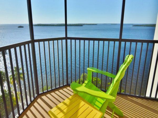 Lovely Punta Rassa 2 Bedroom Condo