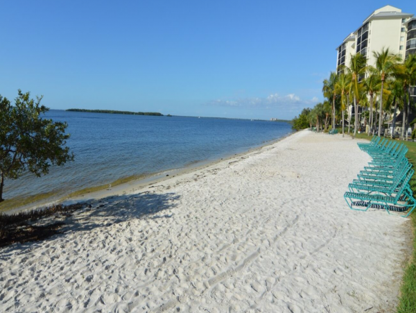 Lovely Punta Rassa 2 Bedroom Condo
