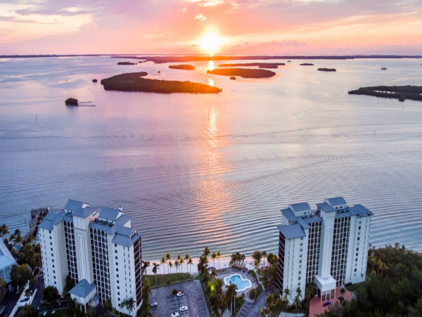Lovely Punta Rassa 2 Bedroom Condo