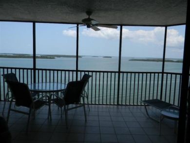 Furnished screened-in balcony