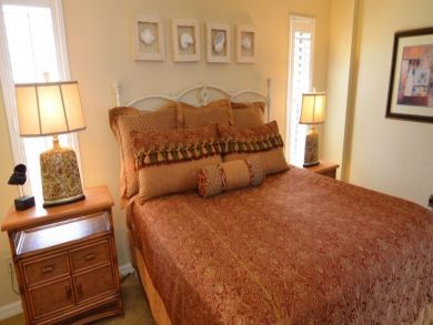 Fort Myers Rental with Water Views and Two Bedrooms
