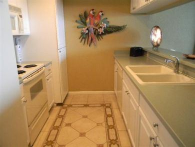 Kitchen with open serving bar