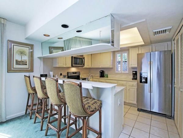 Bay view 2 bedrooms Condo Close to Restaurants Shops and Beach