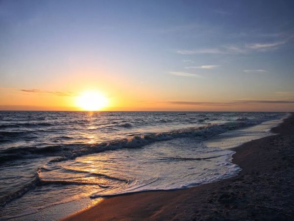 Bay view 2 bedrooms Condo Close to Restaurants Shops and Beach