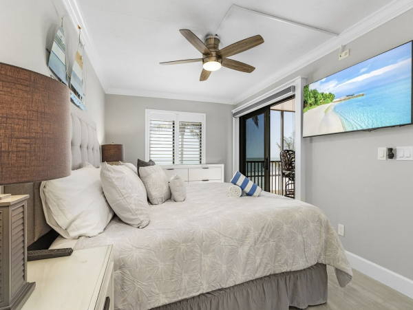 Fort Myers Beach Vacation Rental | 2-Bedroom Condo with Pool & Gulf Views