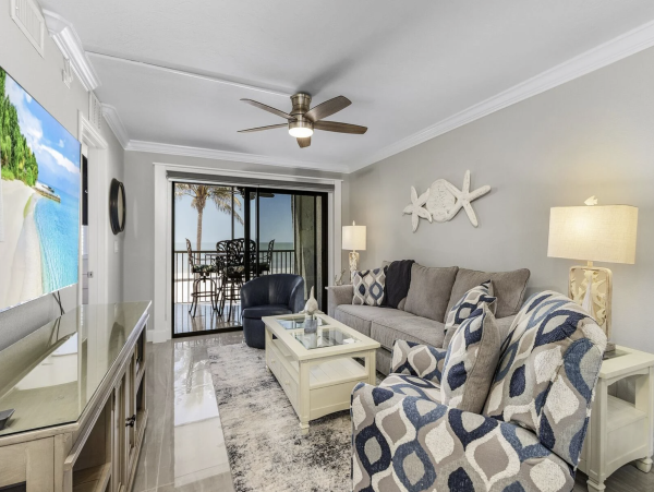 Fort Myers Beach Vacation Rental | 2-Bedroom Condo with Pool & Gulf Views