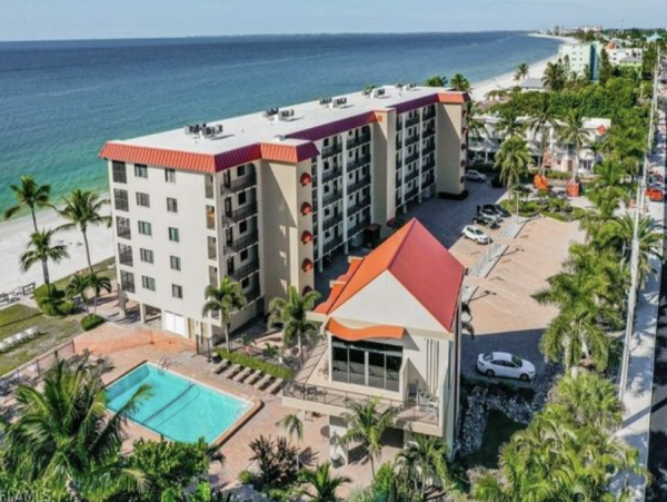 Fort Myers Beach Vacation Rental | 2-Bedroom Condo with Pool & Gulf Views