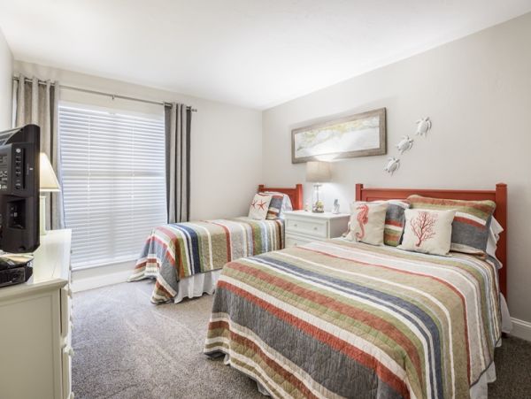 Bradenton Beach Great Value Two Bedroom Condo Walk to Beach