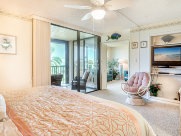 Sanibel Beach Two Bedroom Condo Sleeps 8 Guests