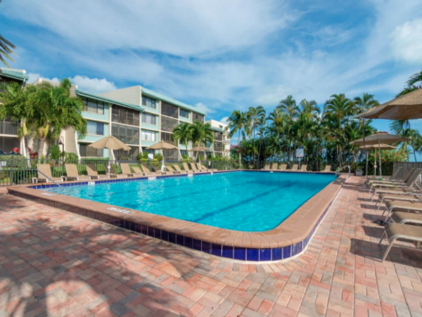 Sanibel Beach Two Bedroom Condo Sleeps 8 Guests