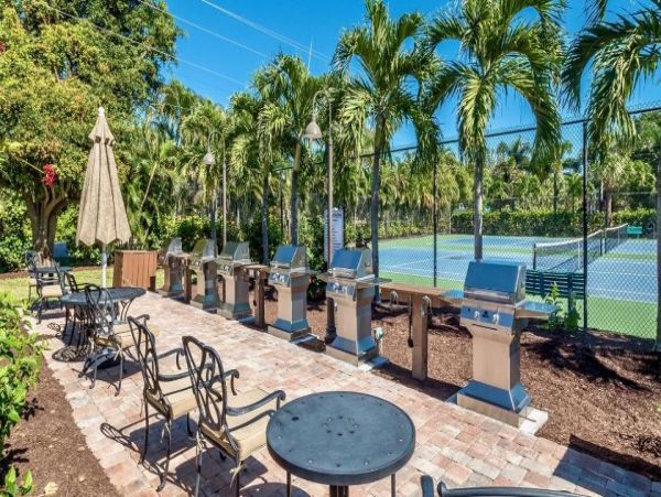 Sanibel Beach Two Bedroom Condo Sleeps 8 Guests