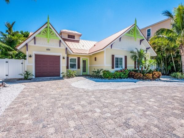 Rental Luxury All The Way Ground Level 4 Bedroom 4 Bath