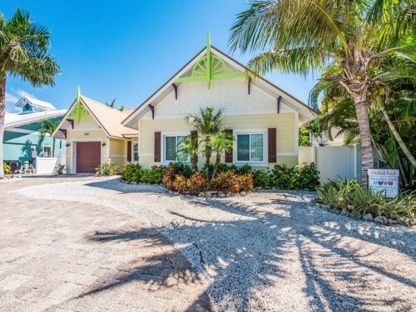 Rental Luxury All The Way Ground Level 4 Bedroom 4 Bath