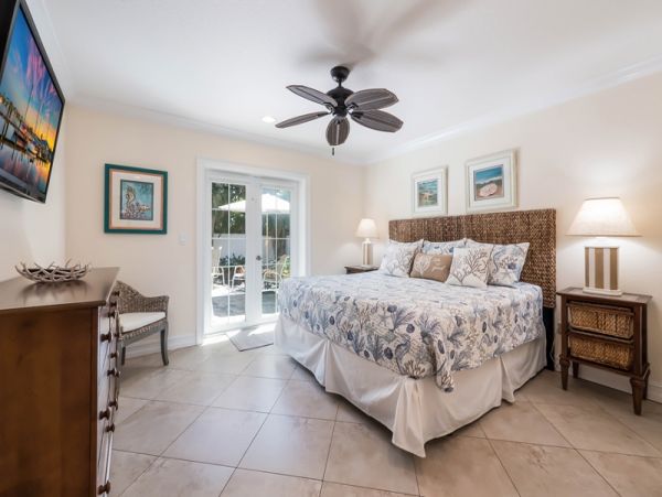 Rental Luxury All The Way Ground Level 4 Bedroom 4 Bath