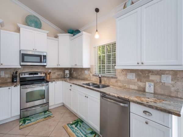 Rental Luxury All The Way Ground Level 4 Bedroom 4 Bath