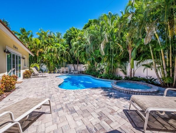 Rental Luxury All The Way Ground Level 4 Bedroom 4 Bath