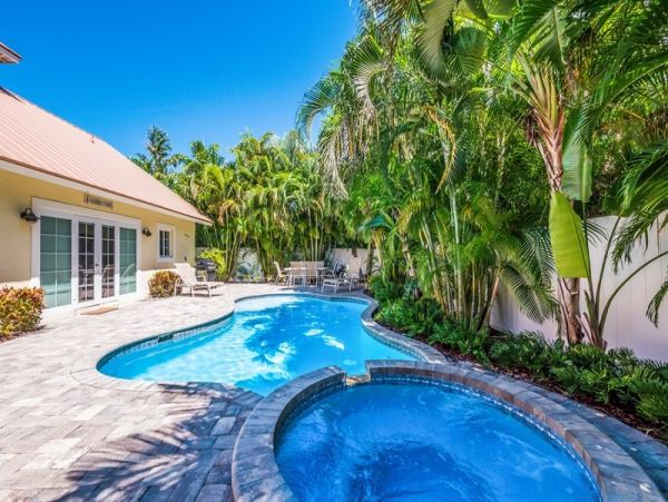 Rental Luxury All The Way Ground Level 4 Bedroom 4 Bath