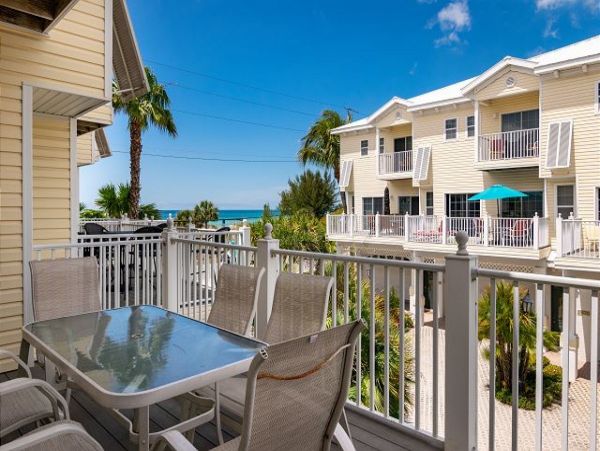 Anna Maria Value Sleep 6 Townhome with Gulf Views