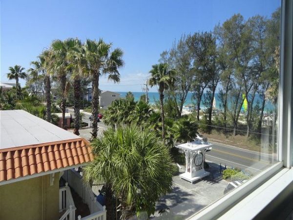 Anna Maria Value Sleep 6 Townhome with Gulf Views