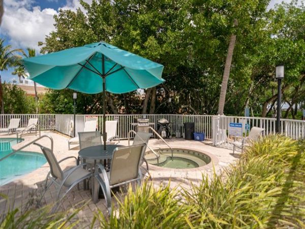 Anna Maria Value Sleep 6 Townhome with Gulf Views