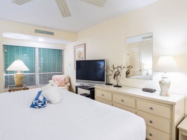 Anna Maria Island Beach Front 2 Bedroom Vacation Condo.