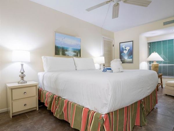 Anna Maria Island Beach Front 2 Bedroom Vacation Condo.