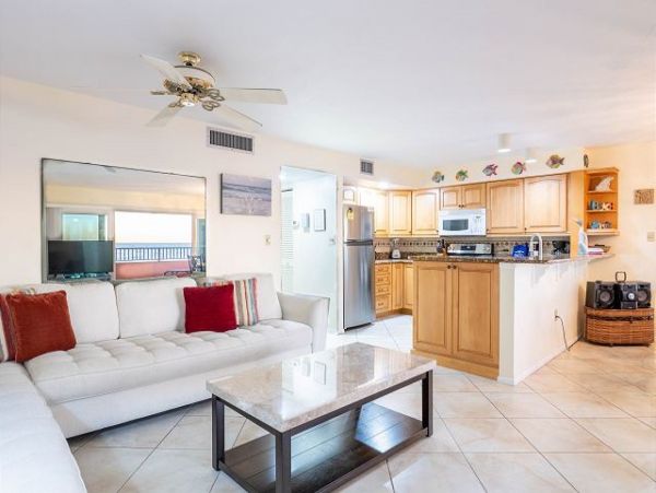 Anna Maria Island Beach Front 2 Bedroom Vacation Condo.
