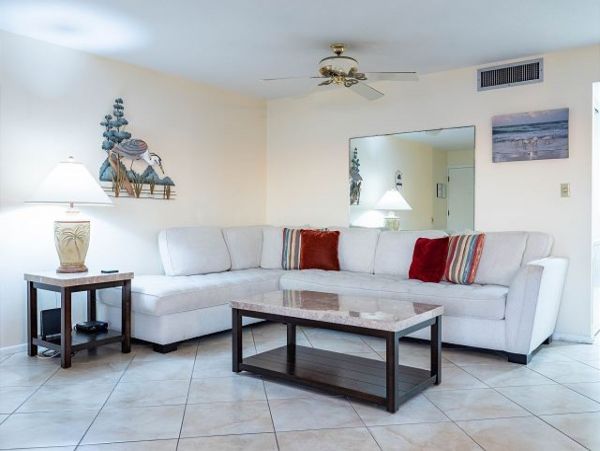 Anna Maria Island Beach Front 2 Bedroom Vacation Condo.