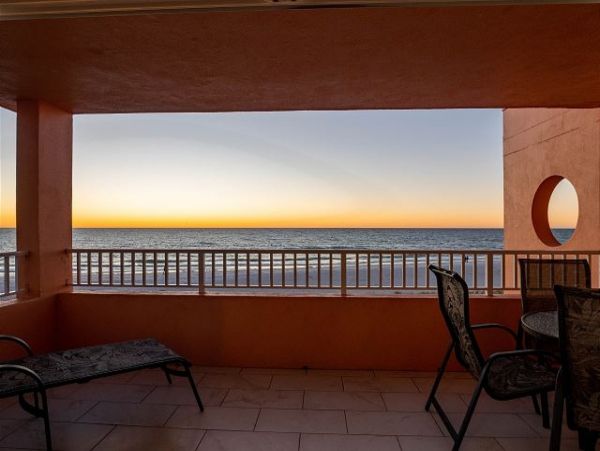 Anna Maria Island Beach Front 2 Bedroom Vacation Condo.