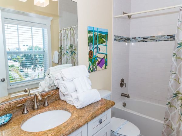 Anna Maria Rental You Can Almost Throw Frizbee to the Beach