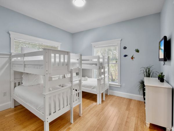 Anna Maria Rental You Can Almost Throw Frizbee to the Beach