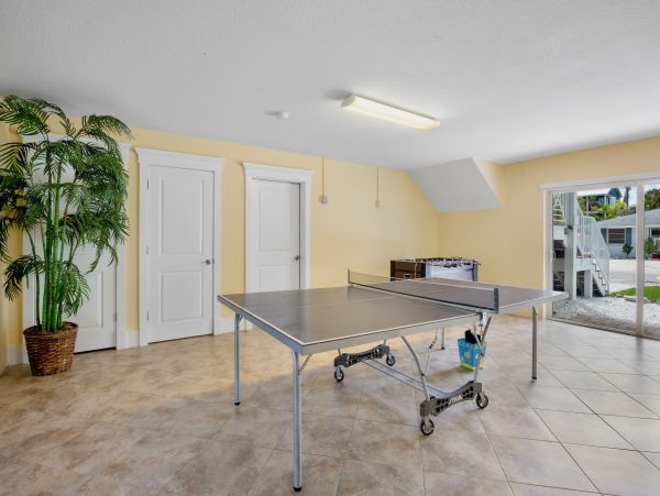Anna Maria Rental You Can Almost Throw Frizbee to the Beach
