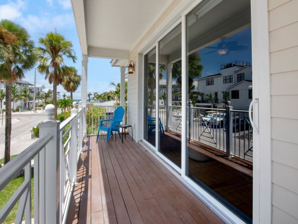 Anna Maria Rental You Can Almost Throw Frizbee to the Beach