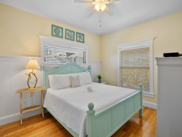Anna Maria Rental You Can Almost Throw Frizbee to the Beach