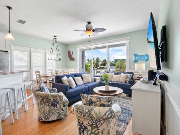 Anna Maria Rental You Can Almost Throw Frizbee to the Beach