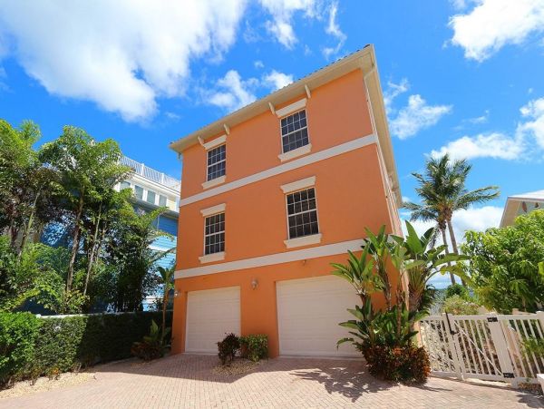 Bradenton Beach Luxury Condos with Two Bedrooms Bay Views