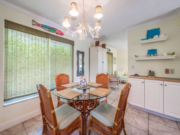 Two Bedroom Anna Maria Island Pool Home 2 Blocks to Beaches