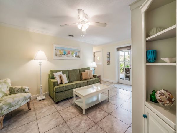 Two Bedroom Anna Maria Island Pool Home 2 Blocks to Beaches