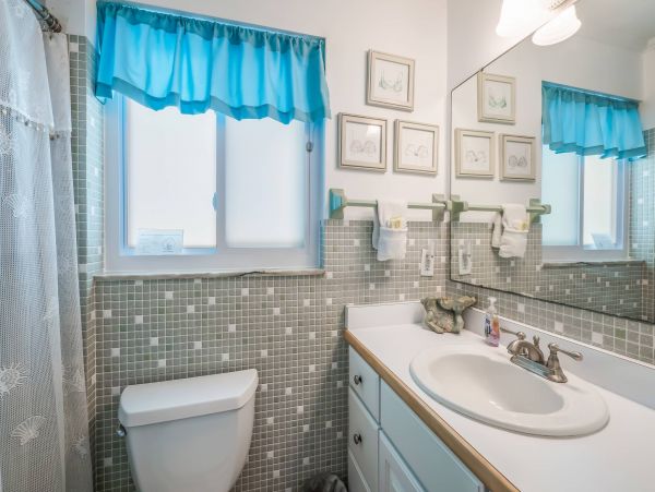 Two Bedroom Anna Maria Island Pool Home 2 Blocks to Beaches