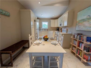 Anna Maria Beachfront 1 Bedroom Vacation Rental Sleeps 4