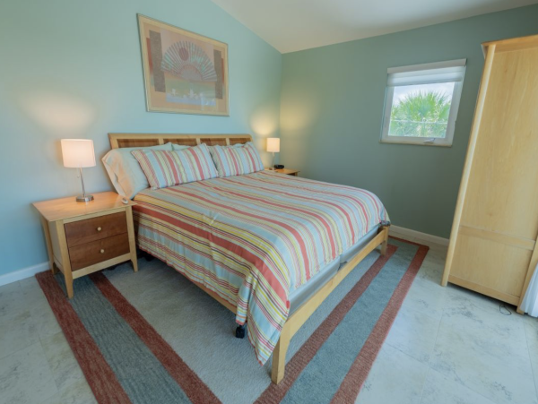 Anna Maria Beachfront 1 Bedroom Vacation Rental Sleeps 4 Posh North End Location - additional view, photo 4