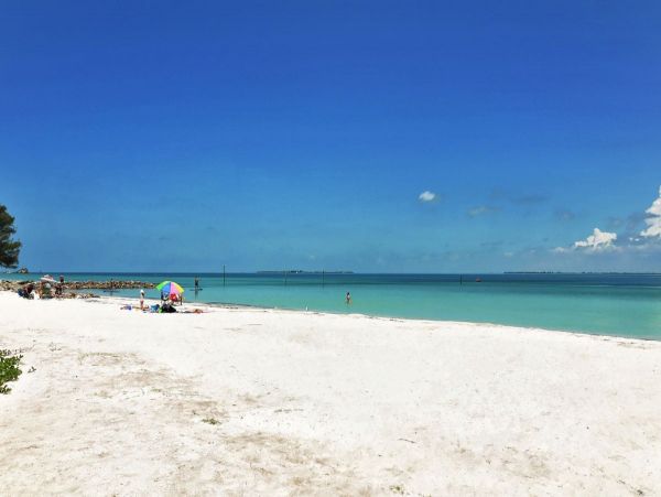 Holmes Beach Vacation Home Just 3 Minutes Walk to the Beach