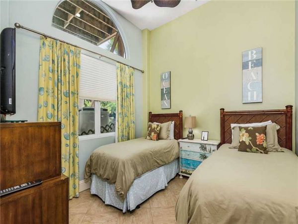 Captiva Four Bedroom Luxury Home Steps from the Beach
