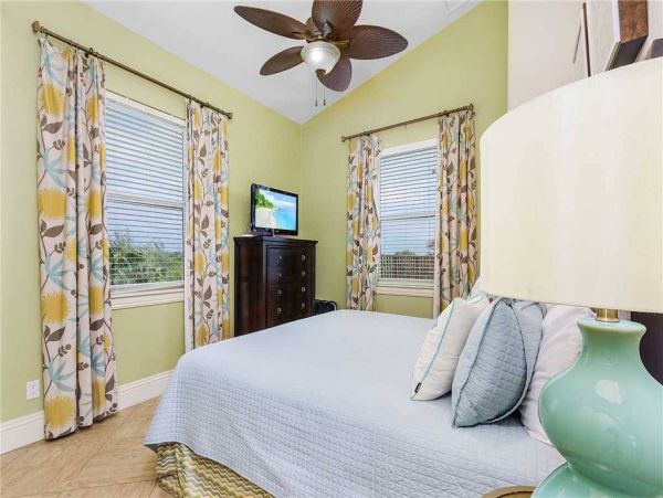 Captiva Four Bedroom Luxury Home Steps from the Beach