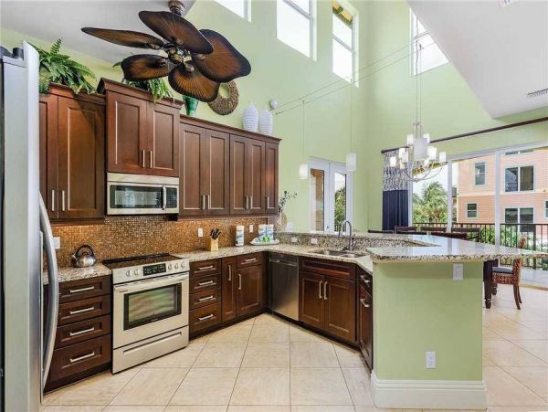 Captiva Four Bedroom Luxury Home Steps from the Beach