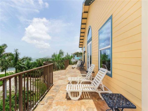 Captiva Four Bedroom Luxury Home Steps from the Beach