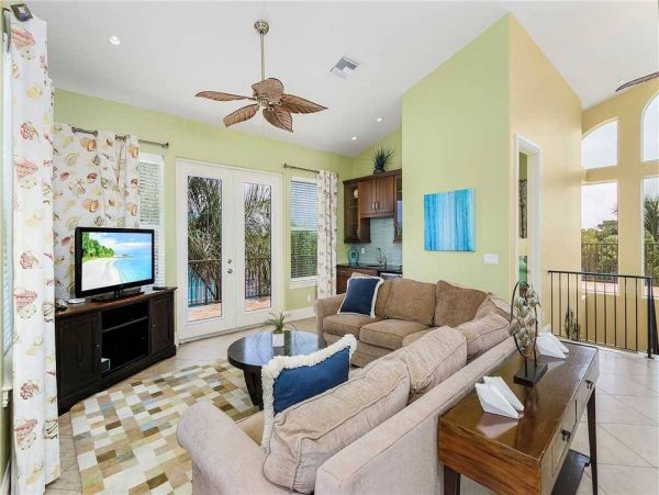 Captiva Four Bedroom Luxury Home Steps from the Beach