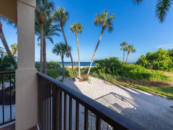 Great Value Captiva Island 4 Bedroom Beach Vacation Home